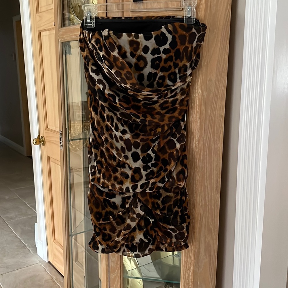 Strapless leopard dress